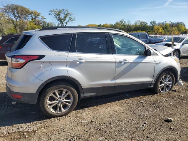 1FMCU0GD9JUA11353 - 2018 FORD ESCAPE SE SILVER photo 3