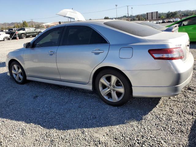 4T1BF3EK4AU504074 - 2010 TOYOTA CAMRY BASE SILVER photo 2