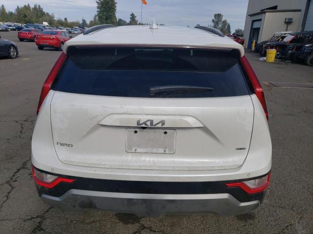 KNDCR3LE4P5048447 - 2023 KIA NIRO EX WHITE photo 6