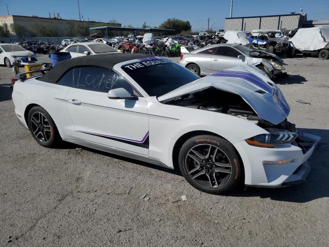 1FATP8UH3J5154994 - 2018 FORD MUSTANG WHITE photo 4