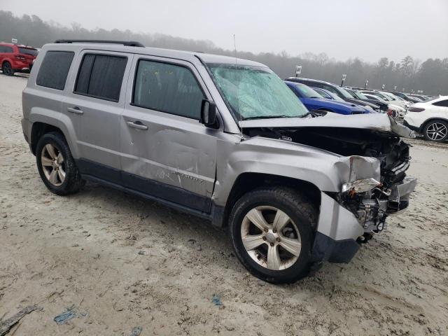 1C4NJPFA0GD614898 - 2016 JEEP PATRIOT LATITUDE SILVER photo 4