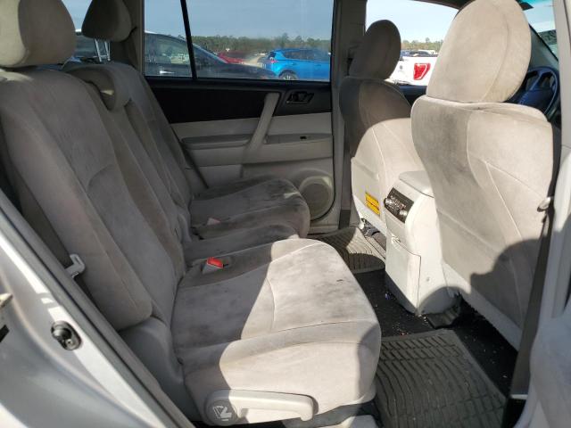 5TDZK3EH8CS080778 - 2012 TOYOTA HIGHLANDER BASE Argent photo 11