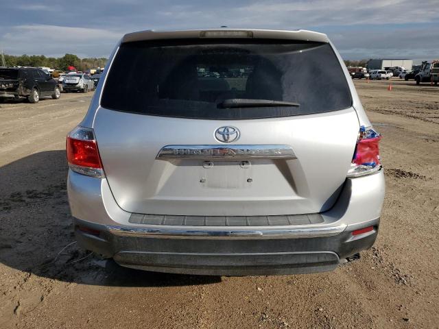 5TDZK3EH8CS080778 - 2012 TOYOTA HIGHLANDER BASE Argent photo 6