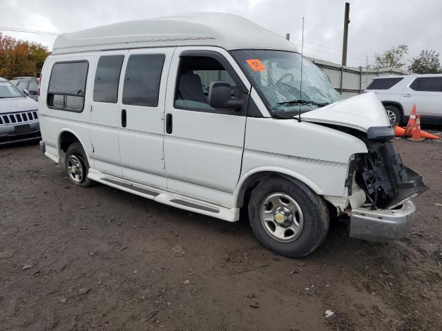 1GBFG15X651104600 - 2005 CHEVROLET EXPRESS G1 WHITE photo 4