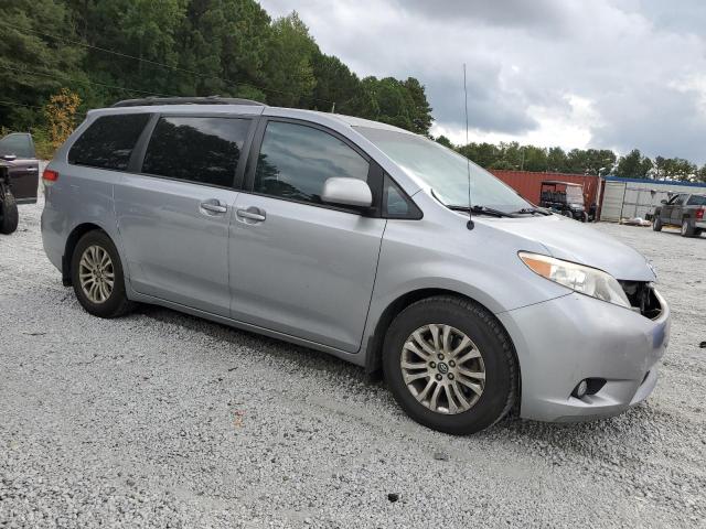 5TDYK3DC6BS117844 - 2011 TOYOTA SIENNA XLE SILVER photo 4