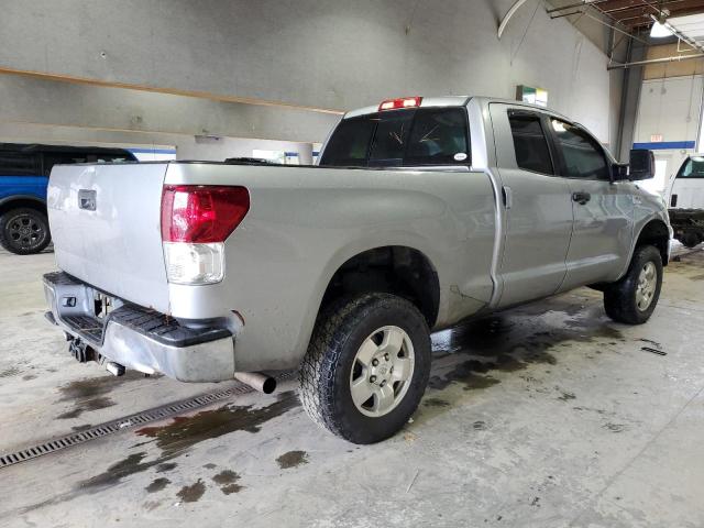 5TBBV54158S523672 - 2008 TOYOTA TUNDRA DOUBLE CAB SILVER photo 3