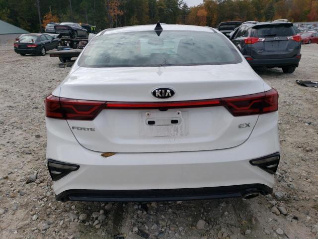 3KPF54AD9KE028264 - 2019 KIA FORTE EX WHITE photo 6