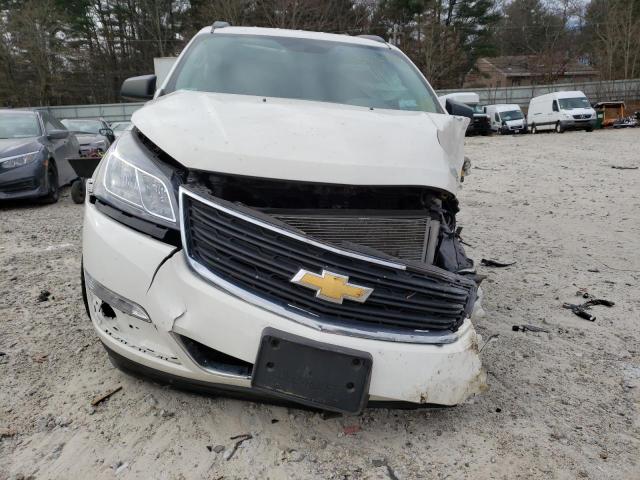 1GNKRFKD6FJ243288 - 2015 CHEVROLET TRAVERSE LS WHITE photo 5