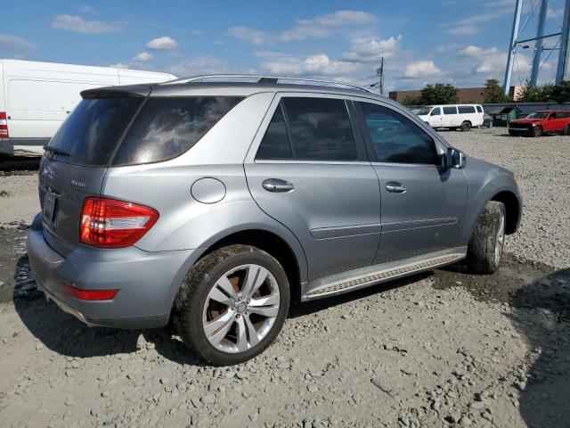 4JGBB8GB3BA722998 - 2011 MERCEDES-BENZ ML 350 4MATIC GRAY photo 3