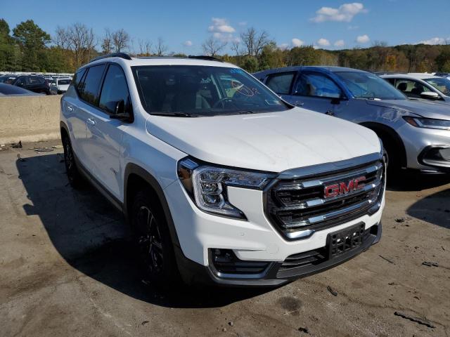 3GKALYEV0NL228903 - 2022 GMC TERRAIN AT4 WHITE photo 4