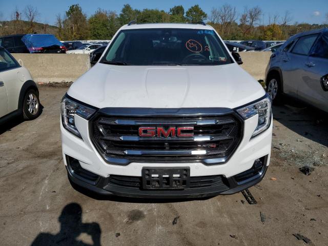 3GKALYEV0NL228903 - 2022 GMC TERRAIN AT4 WHITE photo 5