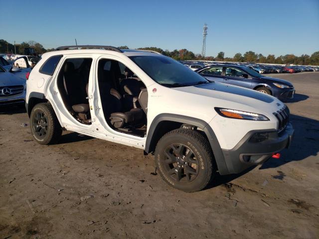1C4PJMBS7HW656948 - 2017 JEEP CHEROKEE TRAILHAWK WHITE photo 4