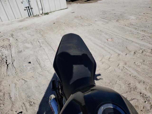 JKAEXEC1XBDA71802 - 2011 KAWASAKI EX650 C 黑色 照片 6