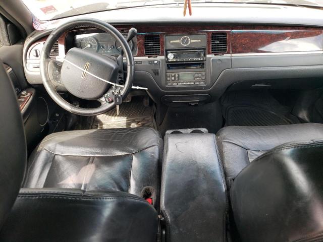 2LNBL8EV0BX761873 - 2011 LINCOLN TOWN CAR EXECUTIVE L BLACK photo 8