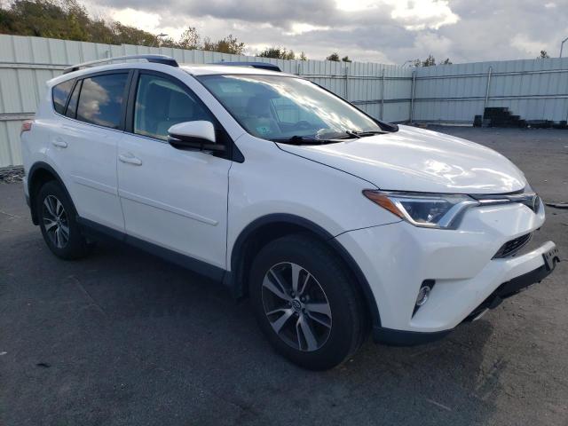 JTMRFREV4HJ146227 - 2017 TOYOTA RAV4 XLE WHITE photo 4