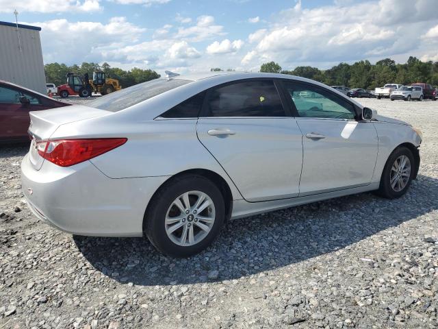 5NPEB4AC6DH767327 - 2013 HYUNDAI SONATA GLS SILVER photo 3