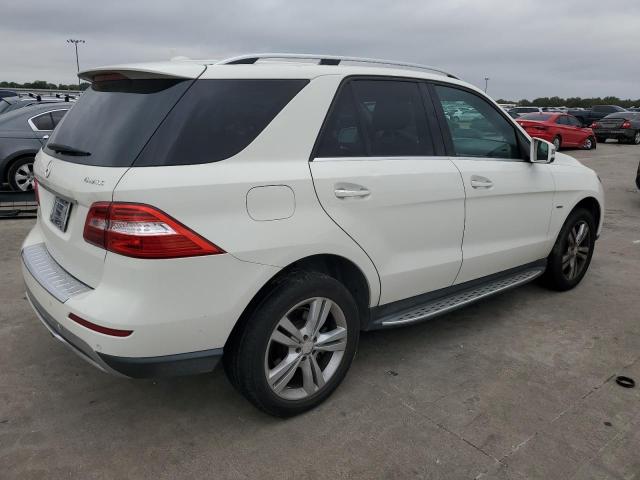 4JGDA5HB9CA084542 - 2012 MERCEDES-BENZ ML 350 4MATIC WHITE photo 3
