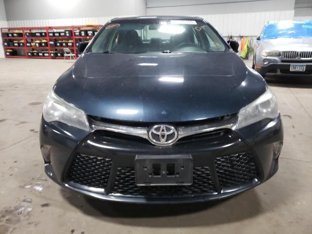 4T1BF1FK9HU651763 - 2017 TOYOTA CAMRY LE CHARCOAL photo 5