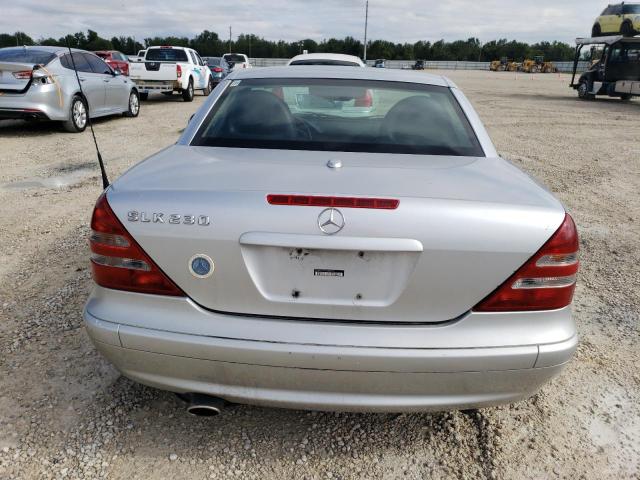 WDBKK49F81F206665 - 2001 MERCEDES-BENZ SLK 230 KOMPRESSOR SILVER photo 6