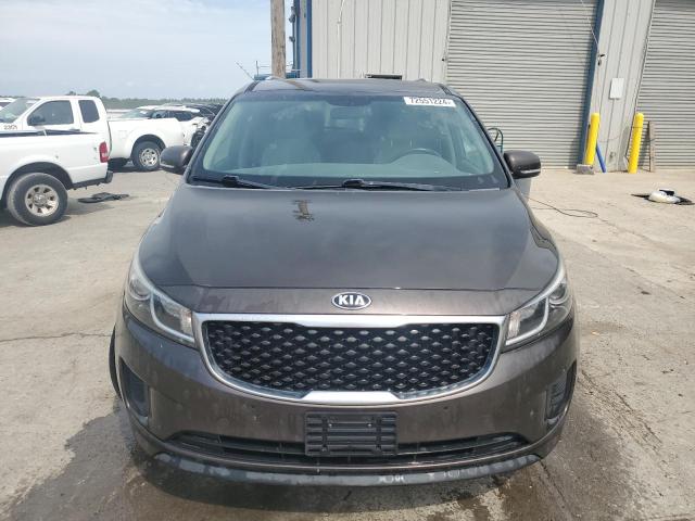 KNDMB5C16H6281288 - 2017 KIA SEDONA LX GRAY photo 5