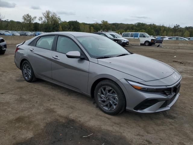 KMHLM4DG9RU812818 - 2024 HYUNDAI ELANTRA SEL GRAY photo 4