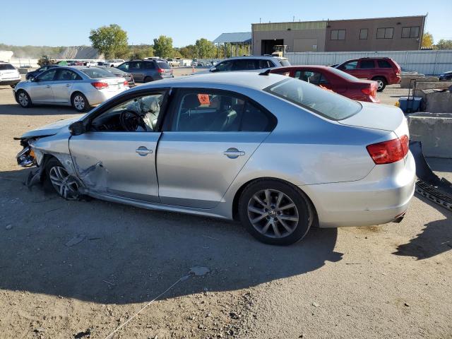 3VWDP7AJXDM392322 - 2013 VOLKSWAGEN JETTA SE SILVER photo 2