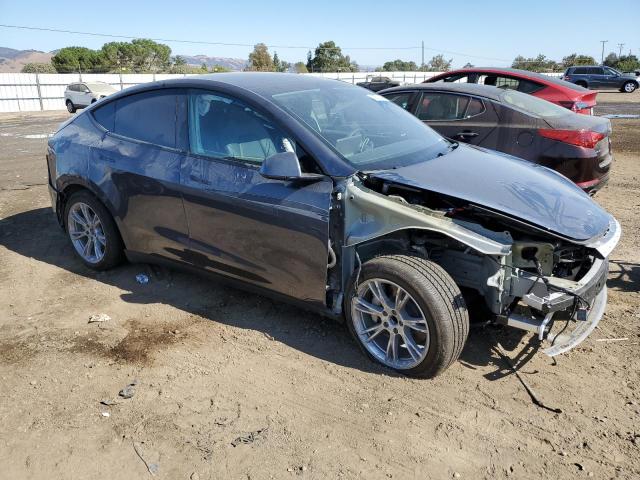 7SAYGDED8PF972087 - 2023 TESLA MODEL Y GRAY photo 4