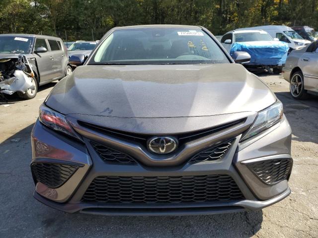 4T1T11BK6PU106272 - 2023 TOYOTA CAMRY SE NIGHT SHADE GRAY photo 5