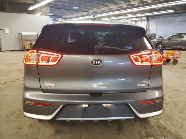 KNDCB3LC8H5082783 - 2017 KIA NIRO FE SILVER photo 6