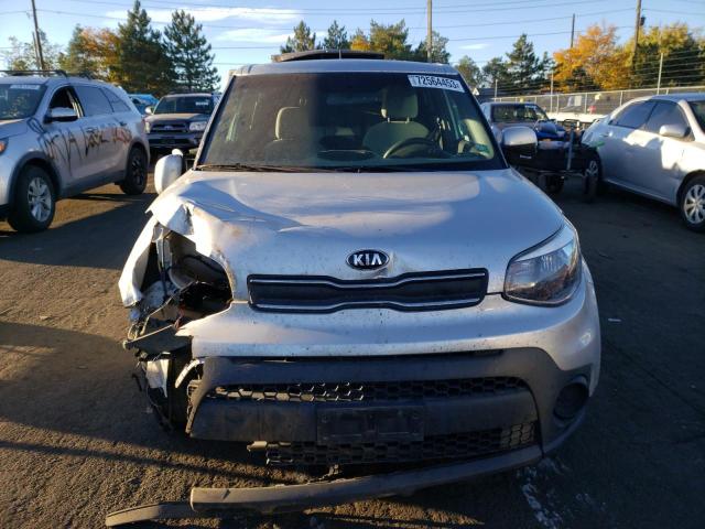 KNDJN2A26K7010818 - 2019 KIA SOUL SILVER photo 5