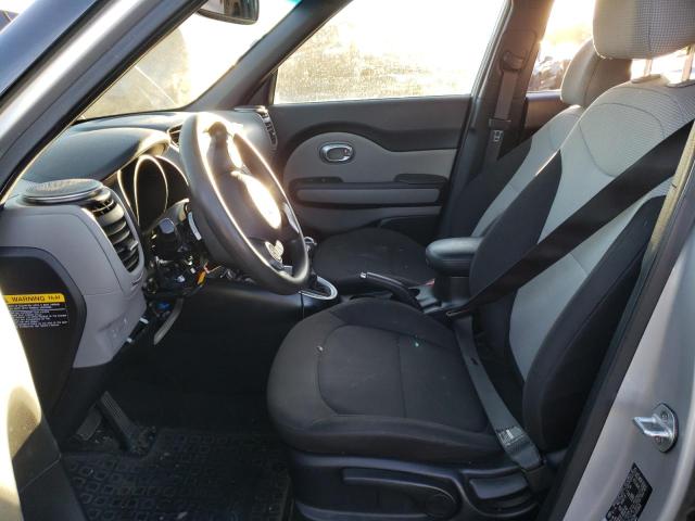 KNDJN2A26K7010818 - 2019 KIA SOUL SILVER photo 7