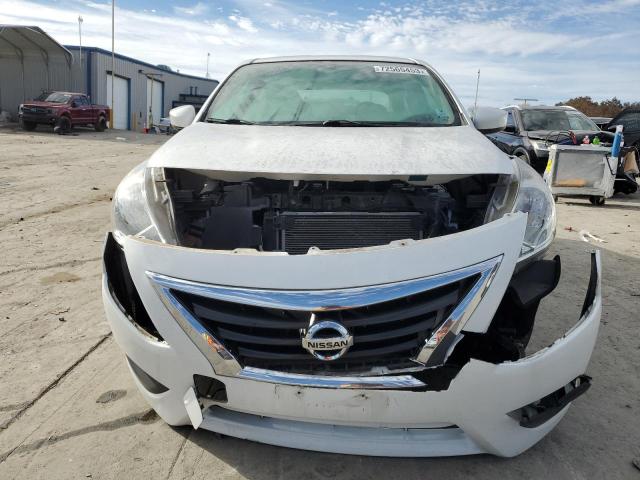 3N1CN7APXJL878397 - 2018 NISSAN VERSA S WHITE photo 5