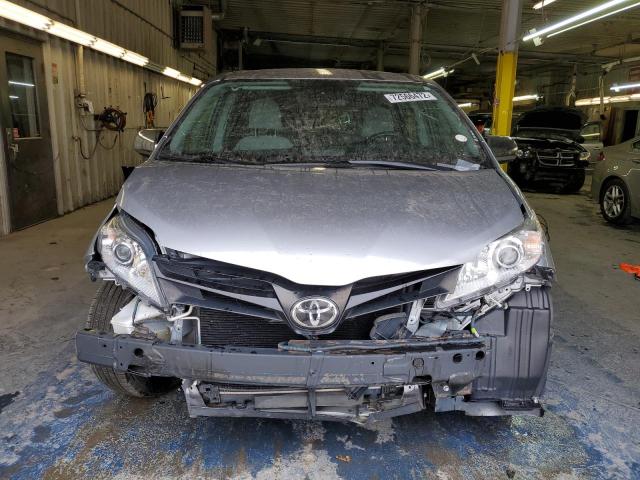 5TDZZ3DC7JS941222 - 2018 TOYOTA SIENNA L GRAY photo 5