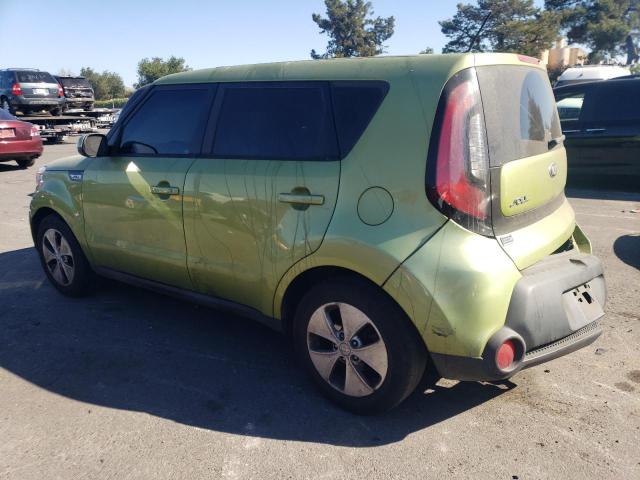 KNDJN2A20F7757661 - 2015 KIA SOUL GREEN photo 2