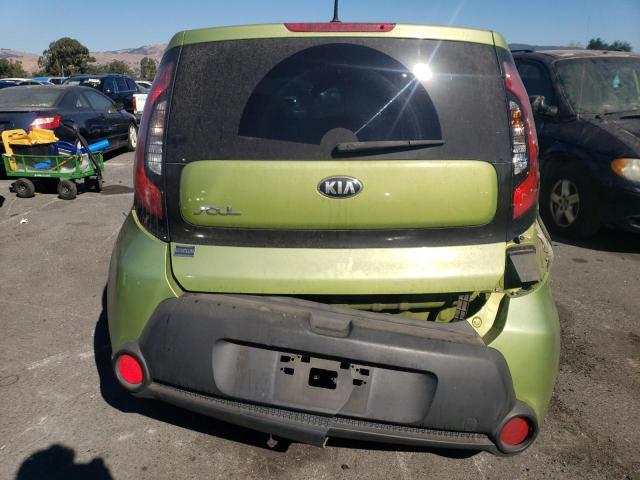 KNDJN2A20F7757661 - 2015 KIA SOUL GREEN photo 6