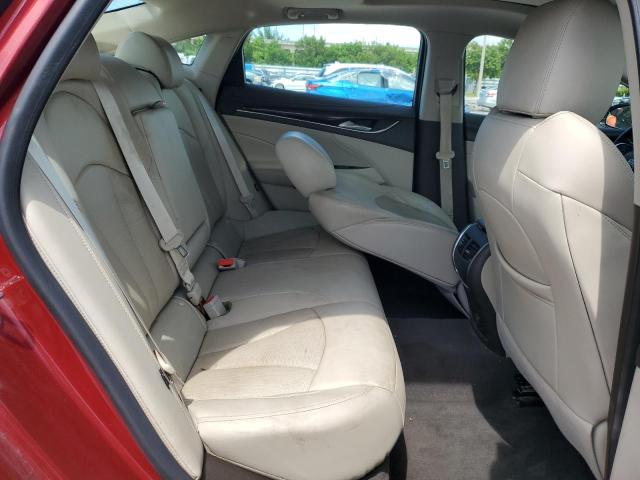 1G4ZP5SZ7JU113090 - 2018 BUICK LACROSSE ESSENCE RED photo 10