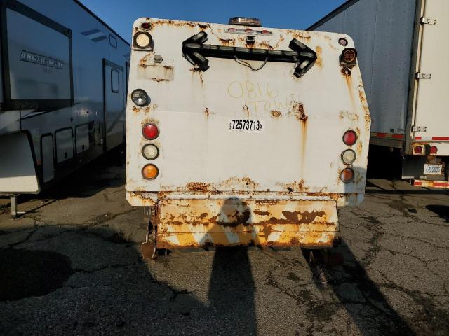 J8DE5B16567300816 - 2006 GMC 5500 W55042-HD WHITE photo 9