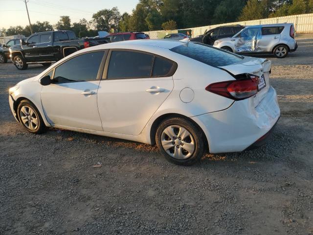 3KPFK4A73HE043760 - 2017 KIA FORTE LX WHITE photo 2