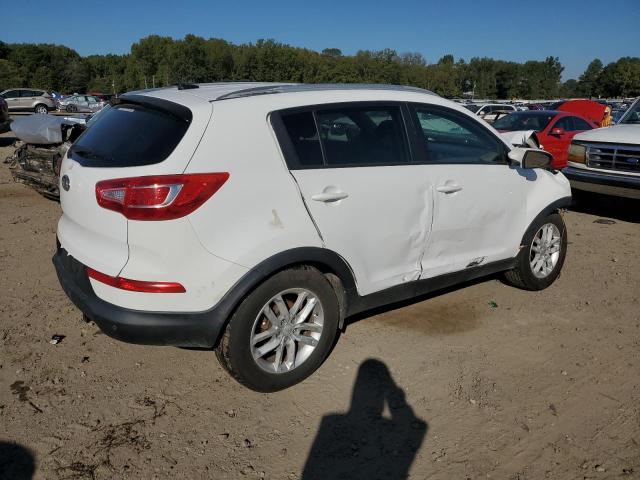 KNDPB3A23C7236258 - 2012 KIA SPORTAGE BASE WHITE photo 3