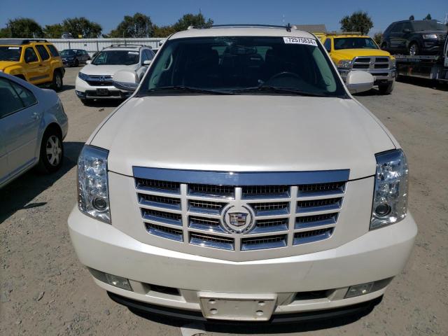 1GYS4CEF8BR137188 - 2011 CADILLAC ESCALADE PREMIUM WHITE photo 5