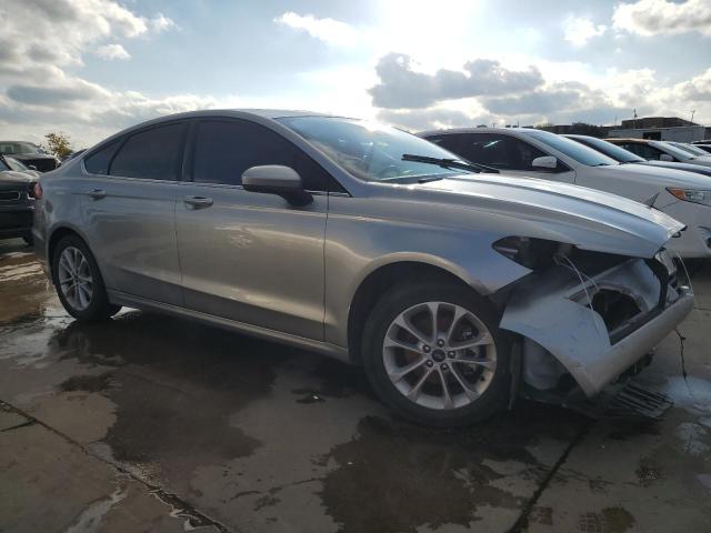 3FA6P0HD5LR191079 - 2020 FORD FUSION SE SILVER photo 4