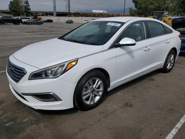 5NPE24AF4HH573735 - 2017 HYUNDAI SONATA SE WHITE photo 1