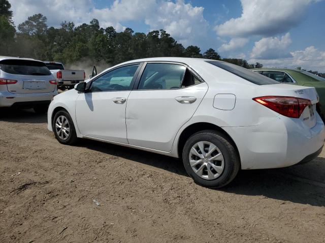 5YFBURHE0JP847352 - 2018 TOYOTA COROLLA L WHITE photo 2