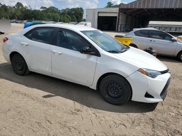 5YFBURHE0JP847352 - 2018 TOYOTA COROLLA L WHITE photo 4