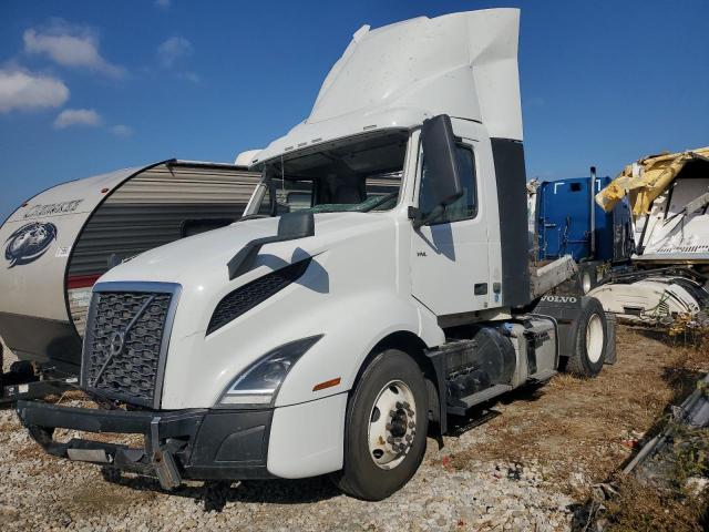 4V4N19DG6KB240128 - 2019 VOLVO VN VNL WHITE photo 2