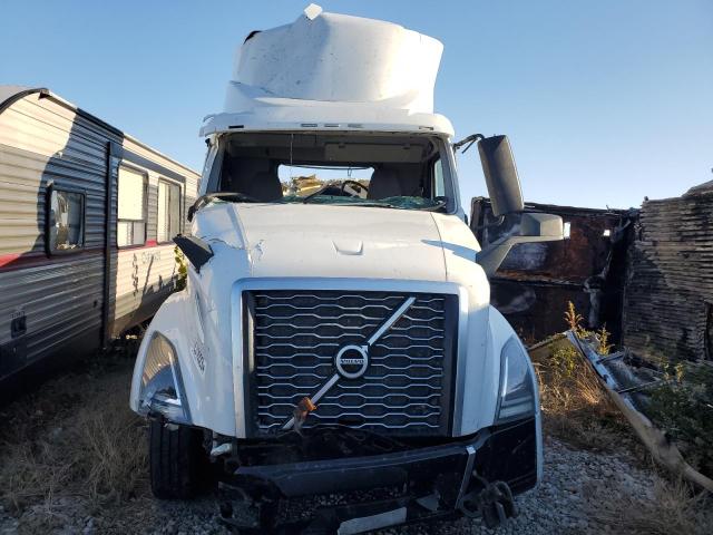 4V4N19DG6KB240128 - 2019 VOLVO VN VNL WHITE photo 6