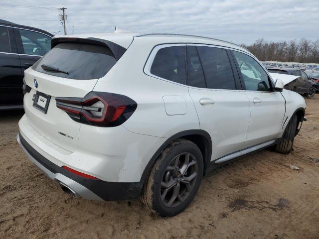 5UX53DP06P9P10020 - 2023 BMW X3 XDRIVE30I WHITE photo 3