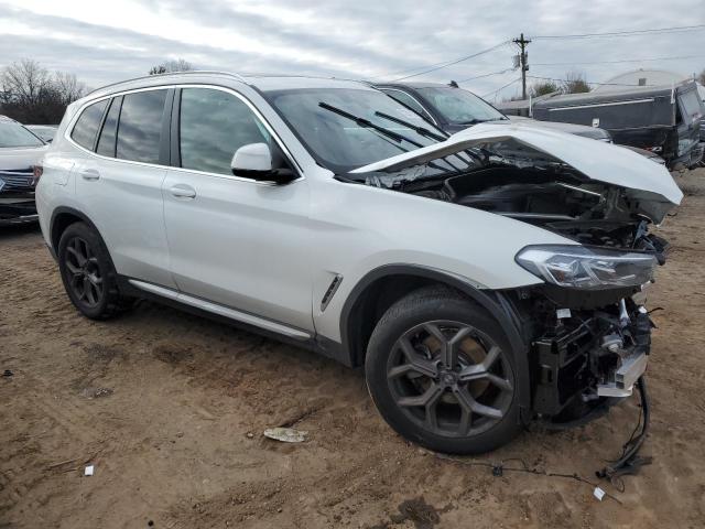 5UX53DP06P9P10020 - 2023 BMW X3 XDRIVE30I WHITE photo 4