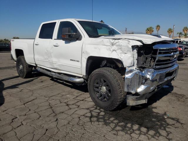 1GC1KSEY4KF207094 - 2019 CHEVROLET SILVERADO K2500 HEAVY DUTY LT WHITE photo 4