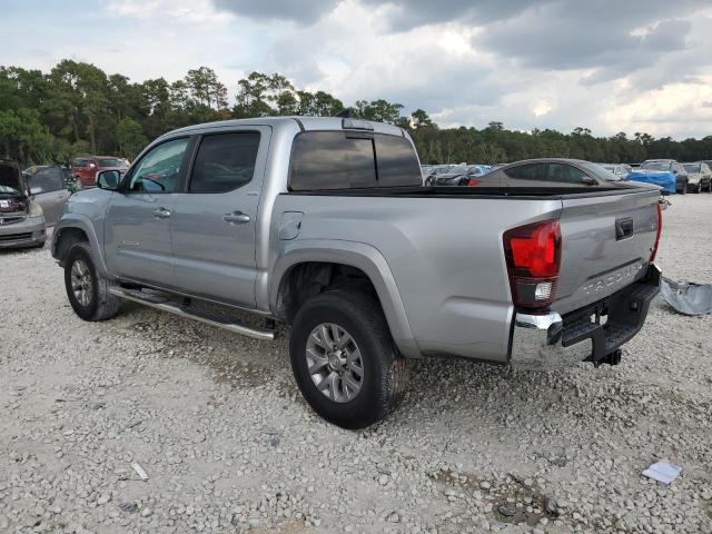 3TMAZ5CN0JM072488 - 2018 TOYOTA TACOMA DOUBLE CAB SILVER photo 2